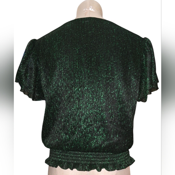 NWOT Elegant Green Metallic Women's Top - Picture 2 of 3